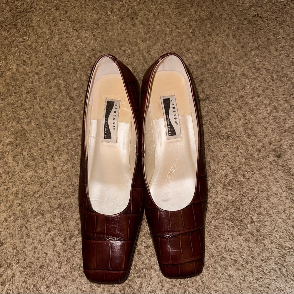 Caressa Burgundy Pumps
